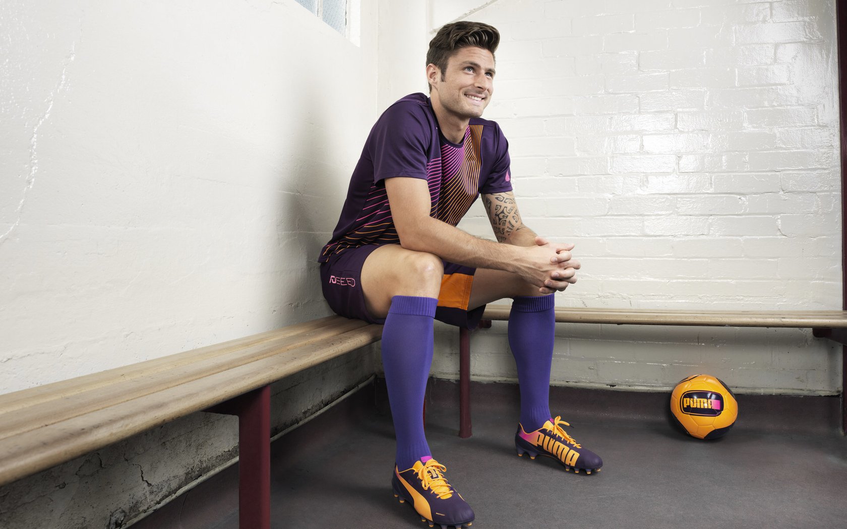 高海拔作战考验身体极限球队提前适应克服挑战，高海拔主场